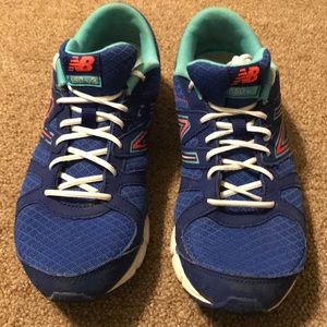 New Balance Tennis Shoes